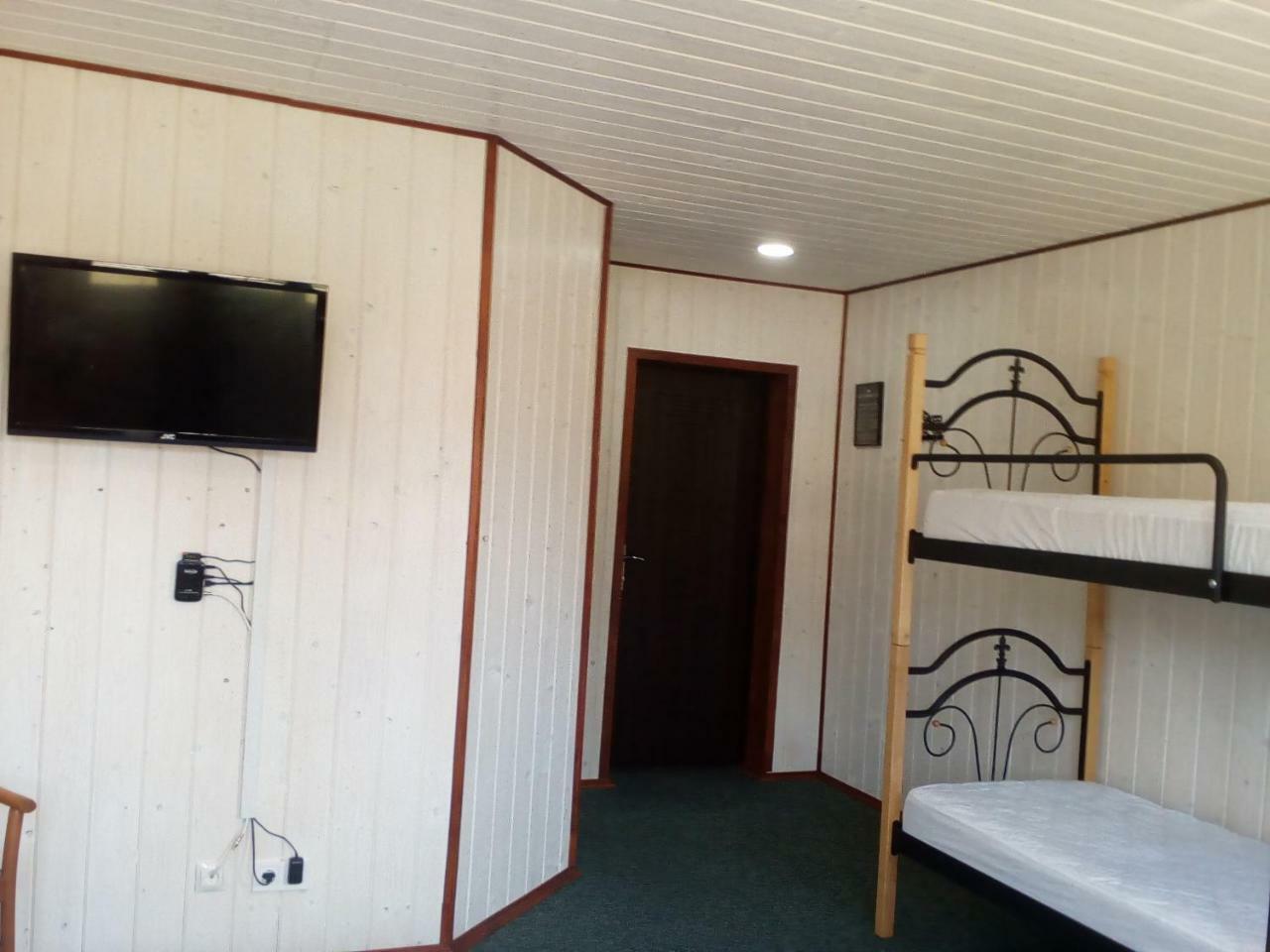 Hotel Galushko 米库利钦 外观 照片